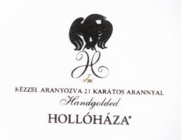 Hollóházi Szász Endre által tervezett mintával díszített porcelán váza. Matricás, jelzett, m: 20 cm