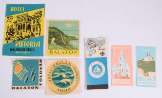 Hotel és egyéb címkék a retró korszakból, 7 db (Üdülő Szelet, Hotel Hullám Keszthely, stb.)