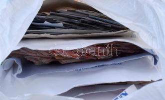 Több ezer darabos ragjegy tétel, átnézetlen anyag borítékokban