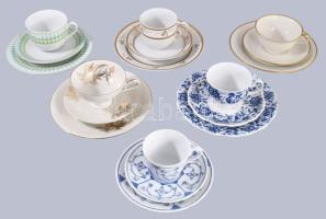 6 darab porcelán reggeliző szett: csésze alátéttel és desszertes tányér. Jelzett, minimális kopással, közte ritkább készletekkel.
