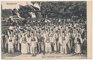1915 Beszterce, Bistritz, Bistrita; Szász lakodalmi csoport. Bartha Mária kiadása / Transylvanian Saxon folklore, wedding (EK)