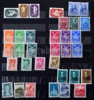 Magyar bélyegek vegyesen az 1910-es - 60-as évekből 5 db berakólapon + albumlapokon, SAFE gyűrűs bor...