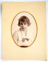 ca 1900-1970 Több száz darabos fotó tétel sokféle témával: katonai, népművészet, stb