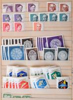 1960 körüli modern magyar tétel, sorok és darabok főként több példányban, részben saját készítésű lapokon, részben rendező berakólapokon, Schaubek rugós borítóval