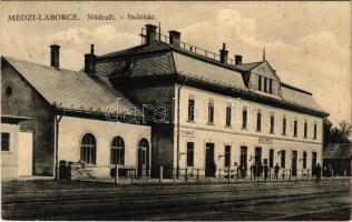1931 Mezőlaborc, Medzilaborce; Nádrazí / indóház, vasútállomás / railway station (fl)