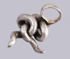 Horetzky (1969-): Ezüst (Ag) gyűrű. 999 ezrelékes öntött ezüst, jelzés nélkül, nettó 72g