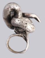 Horetzky (1969-): Ezüst (Ag) gyűrű. 999 ezrelékes öntött ezüst, jelzés nélkül, nettó 72g