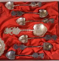 Ezüstözött wayang figurás díszítésű teás készlet, díszdobozban,