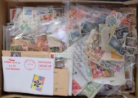 Jugoszlávia régi anyag dobozban / Yugoslavia lot in box