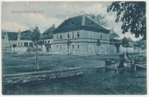 1910 Szászváros, Broos, Orastie; Víz utca. H. Graef kiadása / Wassergasse / street view, villa (kis szakadás / small tear)