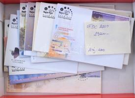 2003 Teljes évfolyam kiadásai FDC-ken kevés hiánnyal, dobozban (29.200)