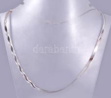 Olasz ezüst (Ag) kígyó nyaklánc. Jelzett, olasz fémjel, 1999 utáni magyar behozatali jel, 925 ezrelé...
