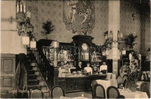 1911 Hamburg, Lloyd Hotel u. Restaurant. Steintorwall 7-8, Spitalerstrasse 1-5. Inh. Joh. Schlee / hotel and restaurant, interior with the staff (EK)