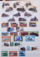 Vasút motívum gyűjtemény, benne sorok, blokkok, képeslapok, 8 lapos, A/4-es Abria berakóban