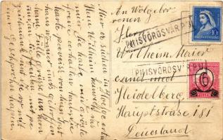 Pilisszentiván, Schuck Pál kocsmája, helyiek csoportja italokkal és kerékpárokkal. photo (EB)