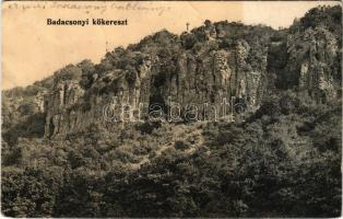 Badacsony, kőkereszt. Balatoni Szövetség kiadása (ázott sarok / wet corner)