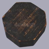 Nepomuki Szent János. Osztrák vagy magyar szobrász, 18. sz. vége, faragott és festett fa, talapzatta...