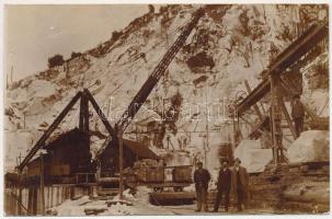 1912 Ruszkica, Ruschita, Rusca Montana; Bibel-féle márványtelep, iparvasút, daru / marble quarry, industrial railway, crane. photo (EB)
