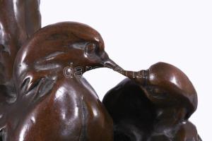 Ismeretlen jelzéssel: Galambpár. Patinázott bronz szobor, márvány talapzaton, cca 1930, jelzett, m: ...