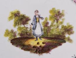 cca 1840-1870 Herendi zsánermintás kínáló, pikkelyes peremdíszítéssel, jelzett, kopással, 25x26 cm