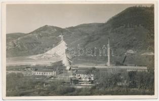 Gurabárza, Barza, Gura-Barza (Kristyor, Criscior); Soc. "Mica" Brad, Uzina pentru prepararea minereului aurifer Gurabarza / aranyzúzda, aranybánya, aranyérc előkészítő üzem / gold mine, gold ore preparation plant (fl)