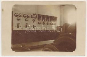 1923 Kolozsvár, Cluj; La Fabrica de Tutun / Tabakfabrik, Schalttableau der 160 Volt Drehstromanlage / dohánygyár, 160 voltos háromfázisú rendszer vezérlőpultja / tobacco factory, control panel of the 160 volt three-phase system. photo (EK)