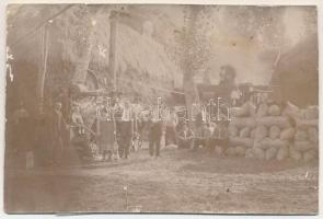 Csíkszereda, Miercurea Ciuc; cséplés gőzgéppel / treshing with steam treshing machine. photo (b)