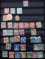 Svájci tétel, benne kb 640 db bélyeg 12 fekete lapos A4-es berakóban, tokkal