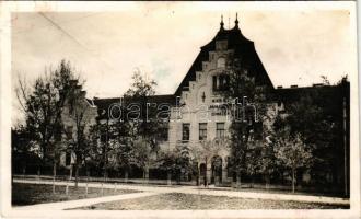 Nagyszalonta, Salonta; M. kir. állami "Arany János" gimnázium. Döme Károly kiadása / grammar school (fl)