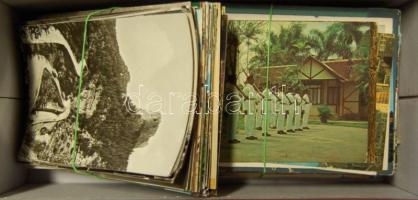 270 db városképes lap, közte sok postatiszta és díjjegyes