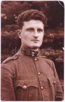 Határőr tizedes portréja. 1930-as évek, Szeged, fotólap, sarokhibával.