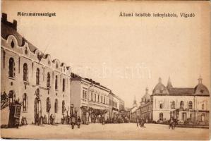 1918 Máramarossziget, Sighetu Marmatiei; Állami felsőbb leányiskola, vigadó. Vasúti levelezőlapárusítás / girl school, redoute (EK)