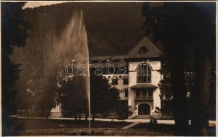 1930 Sinaia, Hotel Caraiman. Foto M. Weiss (Bucuresti) photo (cut)