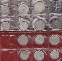 Tartalmas kis külföldi gyűjtemény albumba rendezve, közte USA $-kal, német 3. birodalmi DM-kal, kana...