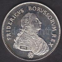 1976. Német államok / Poroszország 1741. 1 Thaler "Friedrich W." replika Ag T:PP 23g