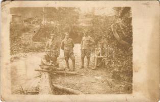 1917 Úzvölgye, Valea Uzului; osztrák-magyar katonák csoportja a román fronton / WWI K.u.K. military, group of soldiers. photo (fl)
