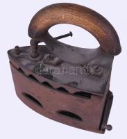 Antik szenes vasaló, 18x22 cm