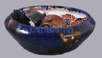 Zákány Eszter (1943-2006): Fokhagyma- és paprikafűző nő. Mázas kerámia falitál, jelzett, Iparművésze...