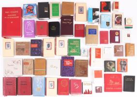 52 darab jó állapotú minikönyv, klf témában és méretben.