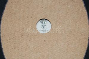 1979 Kézzel festett hollóházi porcelán kép Szász Endre szignált Arcok sorozatának egyik művével, ová...