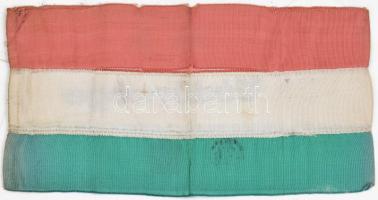 XX. század közepe "B. V. Védőrsége" feliratú karszalag, a szöveg alatt feltehetőleg koroná...