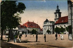 Nagyszeben, Hermannstadt, Sibiu; Ferdinánd király tér, villamos / Piata Regele Ferdinand / square, tram (kopott sarkak / worn corners)
