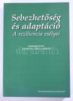 Tamás Pál - Bulla Miklós: Sebezhetőség és adaptáció. A reziliencia esélyei. Bp., 2011, MTA Szociológiai Kutatóintézet. Kiadói papírkötés, jó állapotban.