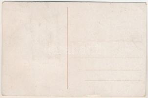 Budapest, Postás leporellólap, belül 10 mini képpel / postman leporellocard with 10 mini pictures in...