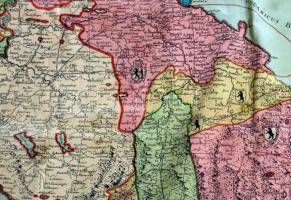 Helvécia térképével díszített kendő, cca 80x80 cm