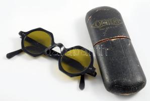 Retro hexagonal szemüveg, tokjában