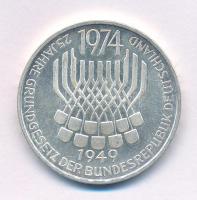 Német Szövetségi Köztársaság 1974F 5M Ag "Immanuel Kant" T:AU kis patina
Federal Republic...