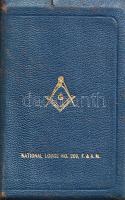 [Szabadkőművesség.] The Holy Bible, containing the Old and New Testaments: Translated out of the original tongues. [Jakab király Bibliája a National Lodge páholy szabadkőműves kötésében és szabadkőműves tartalmú előzéklapjaival.] (1930/1940 körül). New York, [1930/1940 körül]. Thomas Nelson &amp; Sons. [4] + 807 + [1] p.; [2] + 247 + [1] p. + 4 térkép (színes, két oldalas). Amerikai bibliakiadásunk a protestáns Jakab király-féle bibliakiadás szövegét veszi alapul, kiadója a New York-i Thomas Nelson &amp; Sons. 1930 körüli bibliakiadásból származó példányunk később, 1940 körül kaphatta meg szabadkőműves kötését, mely első, kék, körülvágatlan bőr kötéstábláján aranyozott páholyemblémát és a páholy-megnevezést hordoz. Példányunk bekötési évét 1940 körülire becsüljük: a bibliakiadás belíve elé csupán két levélnyi, kézzel kitöltött, egyszínnyomású űrlap csatlakozik; az 1950 utáni szabadkőműves kötésekhez tartozó előzék űrlapok már színesen nyomottak. Példányunk bekötési évét közelebbről meghatározhatják az űrlapokon található 1946. évi bejegyzések. Példányunk belíve használat nyomait nemigen mutatja, ez is megerősíti a szabadkőműves bibliákról alkotott vélekedést, miszerint a bibliákat a páholyokban csak kellékként használták, olvasni nem olvasták. Az első űrlapon a páholy és a szabadkőműves testvér neve kitöltve (ez utóbbit később átsatírozták); lejjebb a felvételi kérelem, a vizsga és a beavatás időpontjának adatai (1946. január 23., február 23., február 27.), végül a beavató atyamester és a titkár saját kezű aláírása. A következő nyomtatott oldalon a legközelebbi szabadkőműves atyafiak listája, mely kapcsolatrendszer alapján a szabadkőműves tag szerencsésen elboldogulhat az üzleti életben. Aranyozott, illusztrált, enyhén sérült gerincű bőrkötésben, aranyozott lapszélekkel, kötéstábláján aranyozott szabadkőműves emblémával. Jó példány.