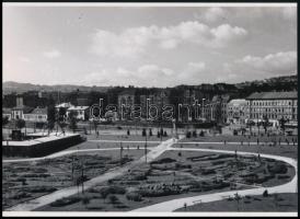 cca 1935 Budapest, Vérmező, a háttérben a Déli pályaudvar, 1 db modern nagyítás, jelzés nélkül, 15x21 cm