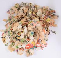 Nagy doboznyi, sok ezer, tízezer darabos magyar gyufacímke tétel, vegyesen, nagy családi címkékkel